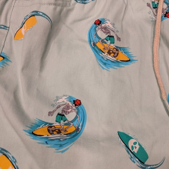Fresh Prints of Bel Air shorts - Picture 7 of 9